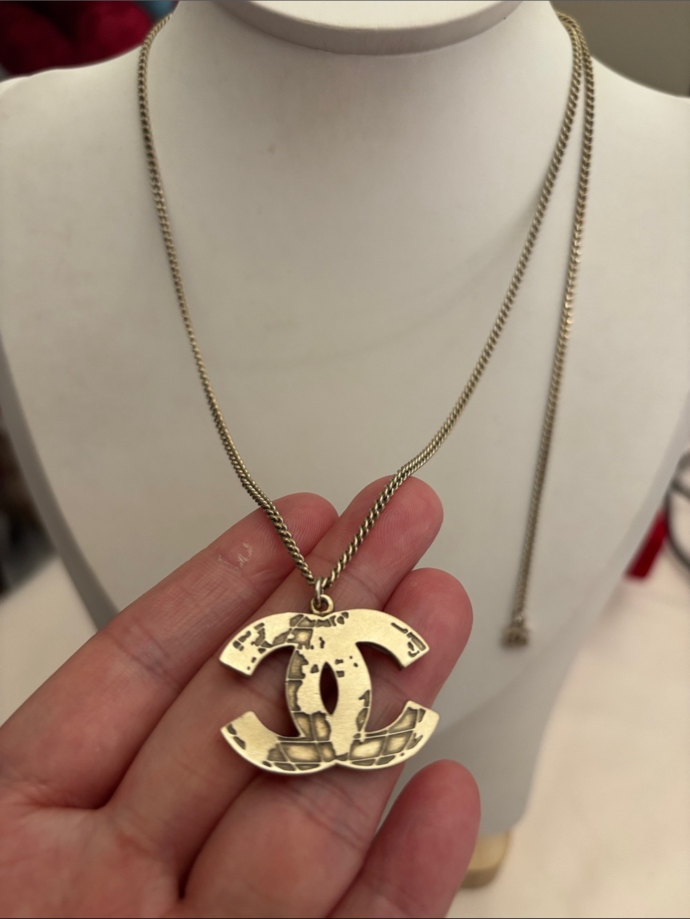 Chanel CC Globe Necklace! Gold tone
